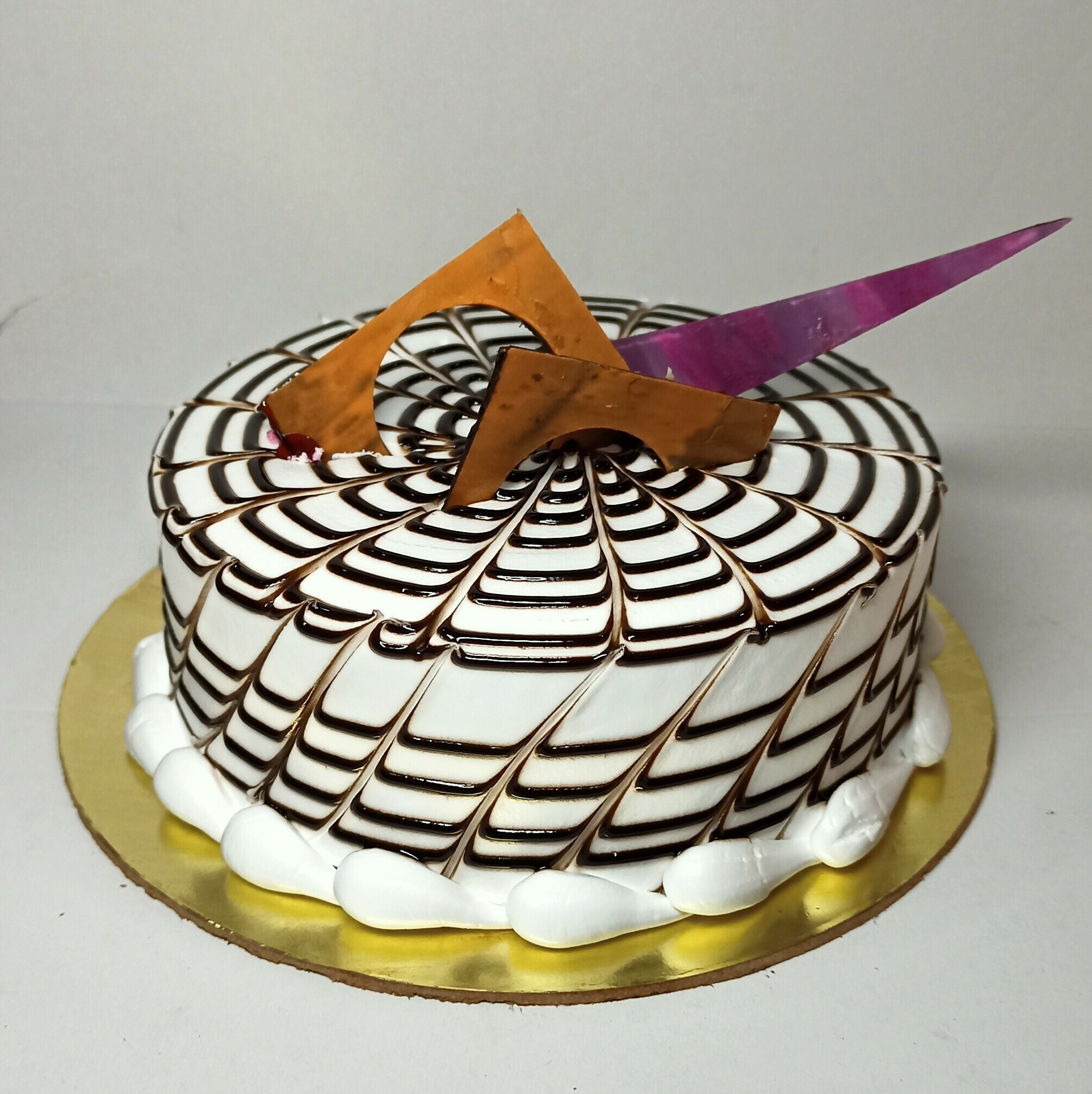 Giant (8”) Zebra Cake! : r/Baking