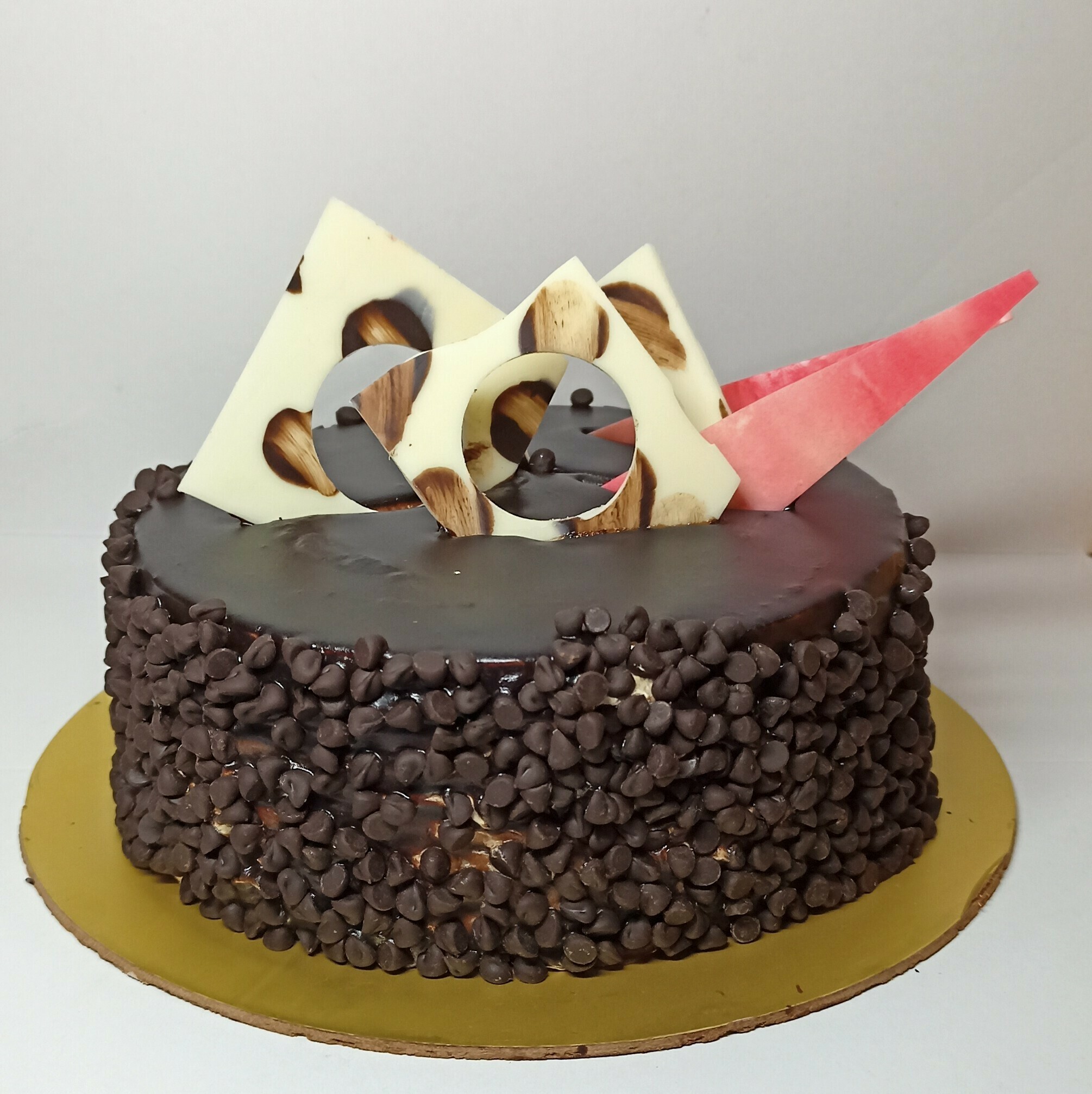 Dark Chocolate Chips Cake - Cake House Online-thanhphatduhoc.com.vn